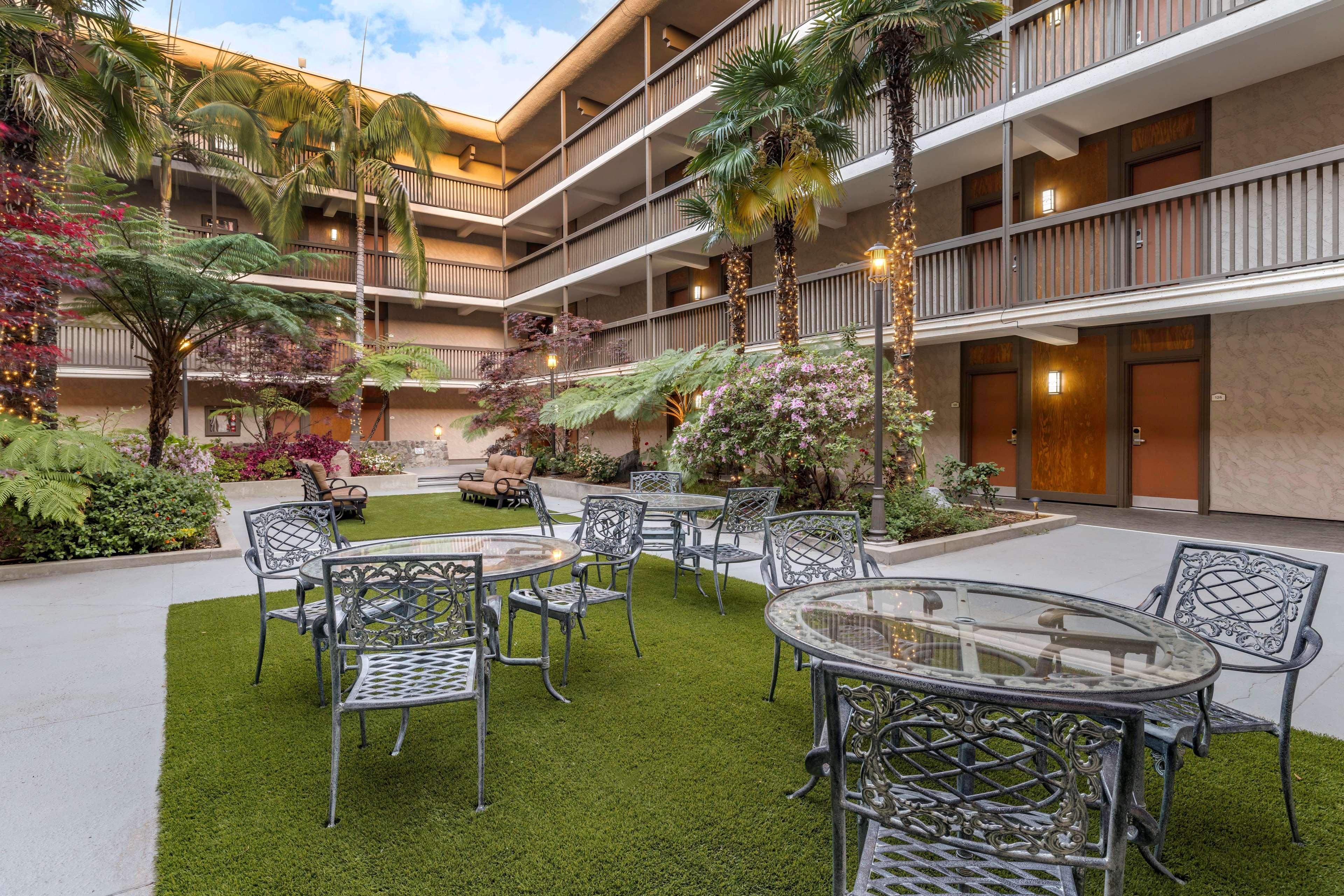 Best Western Plus Thousand Oaks Inn Exterior foto